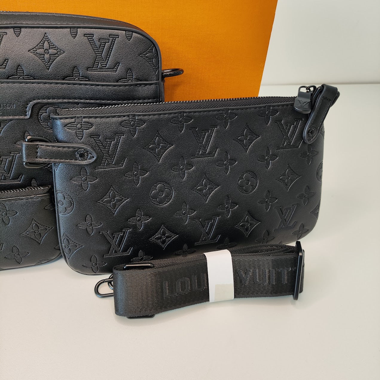Чанта LOUIS VUITTON